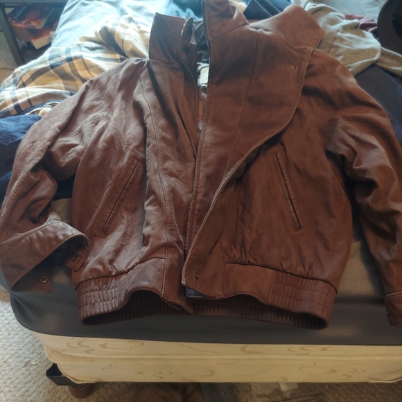 True Vintage Leather Jacket - Men's- Great Condition - Picture 4 of 4